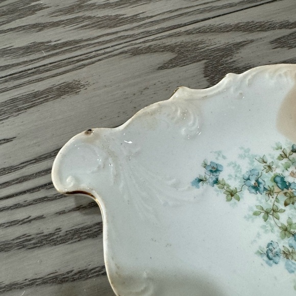 Antique Porcelain Limoges White Scalloped Dish - Picture 3 of 6